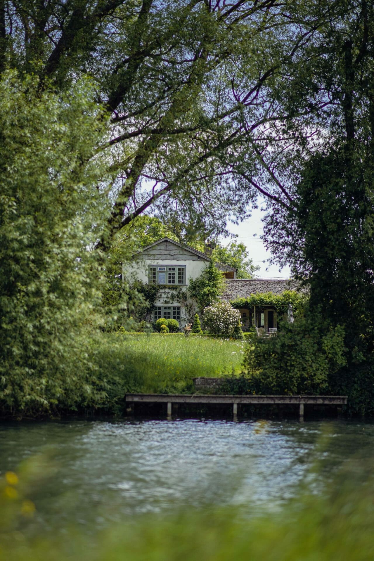 Planning approval house by river